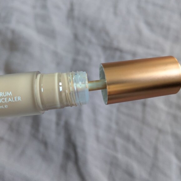 🌸 YENSA Beauty Super Serum Silk Concealer in Tan 1 / Tan Neutral NIB - Picture 3 of 8